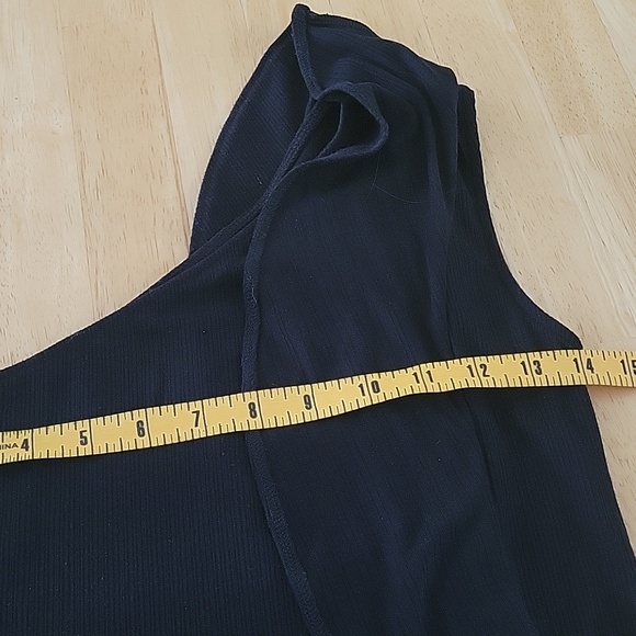 One shoulder top - Picture 3 of 3